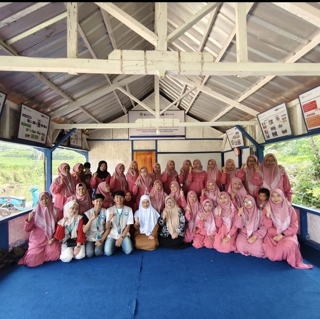 28 Kader Posyandu Sukanagalih Bergerak: Cegah Stunting dari Saung Ilmu