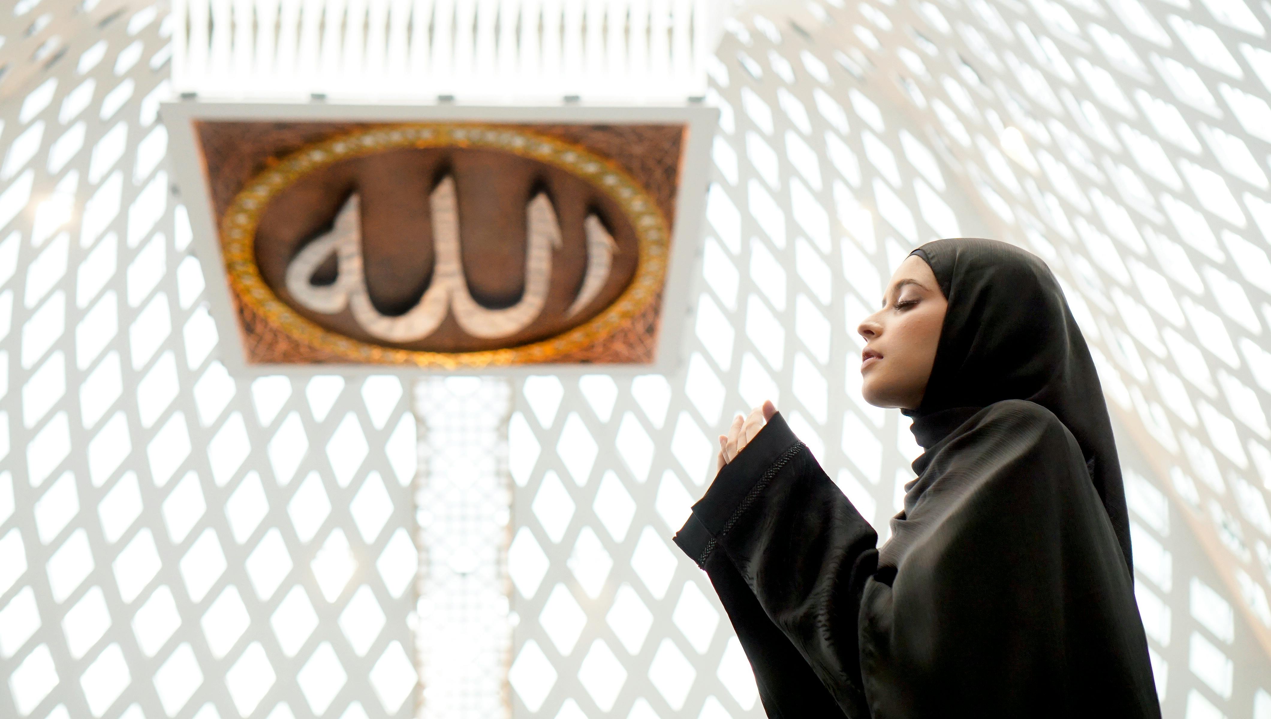 Rahasia Rezeki Berlimpah di 2026: Ayat ini Mengubah Hidupmu!