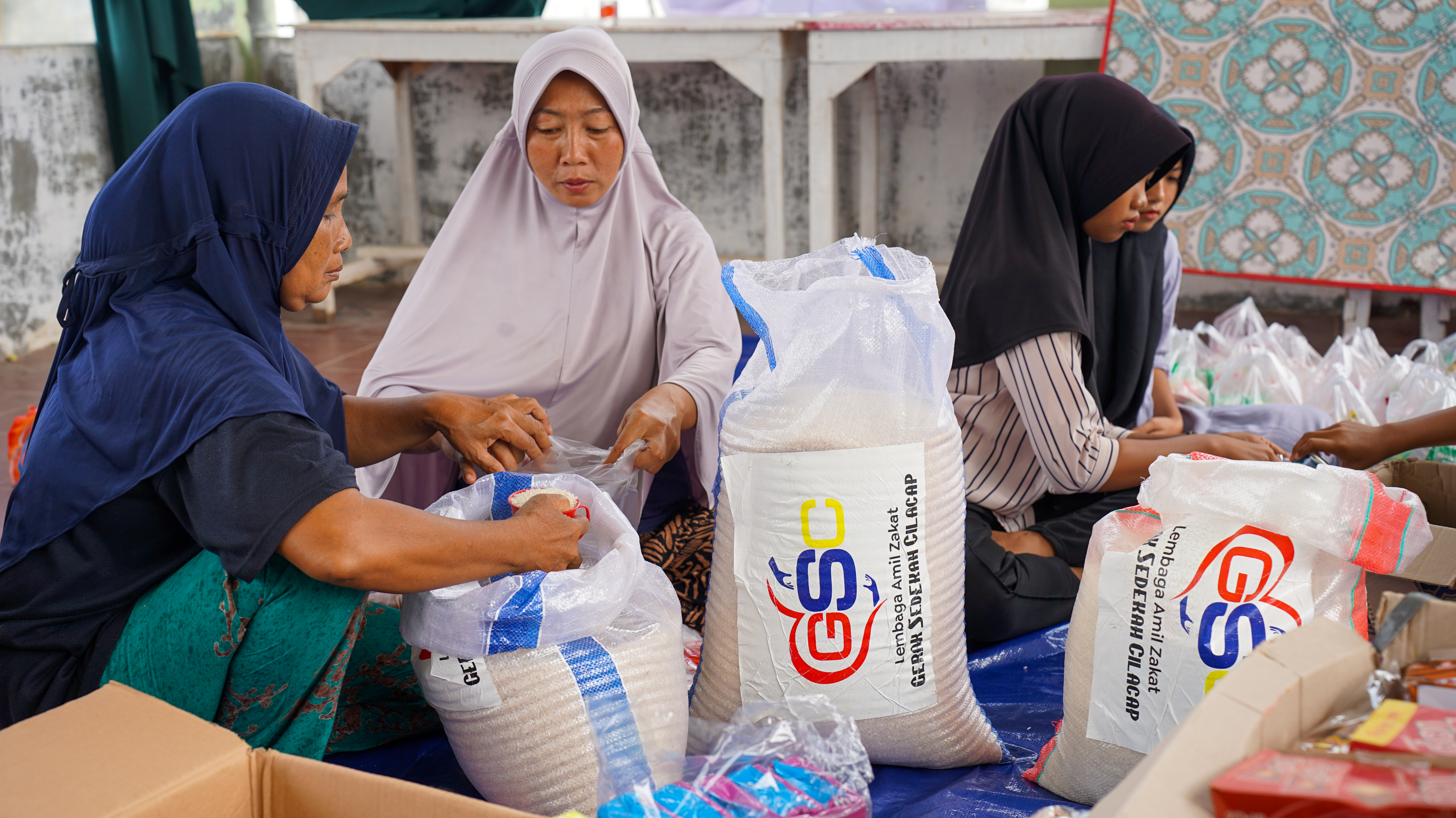Gandeng GSC, LAZ Al Azhar Salurkan Logistik dan Pakaian bagi Penyintas Banjir Bandang di Aceh Tamiang