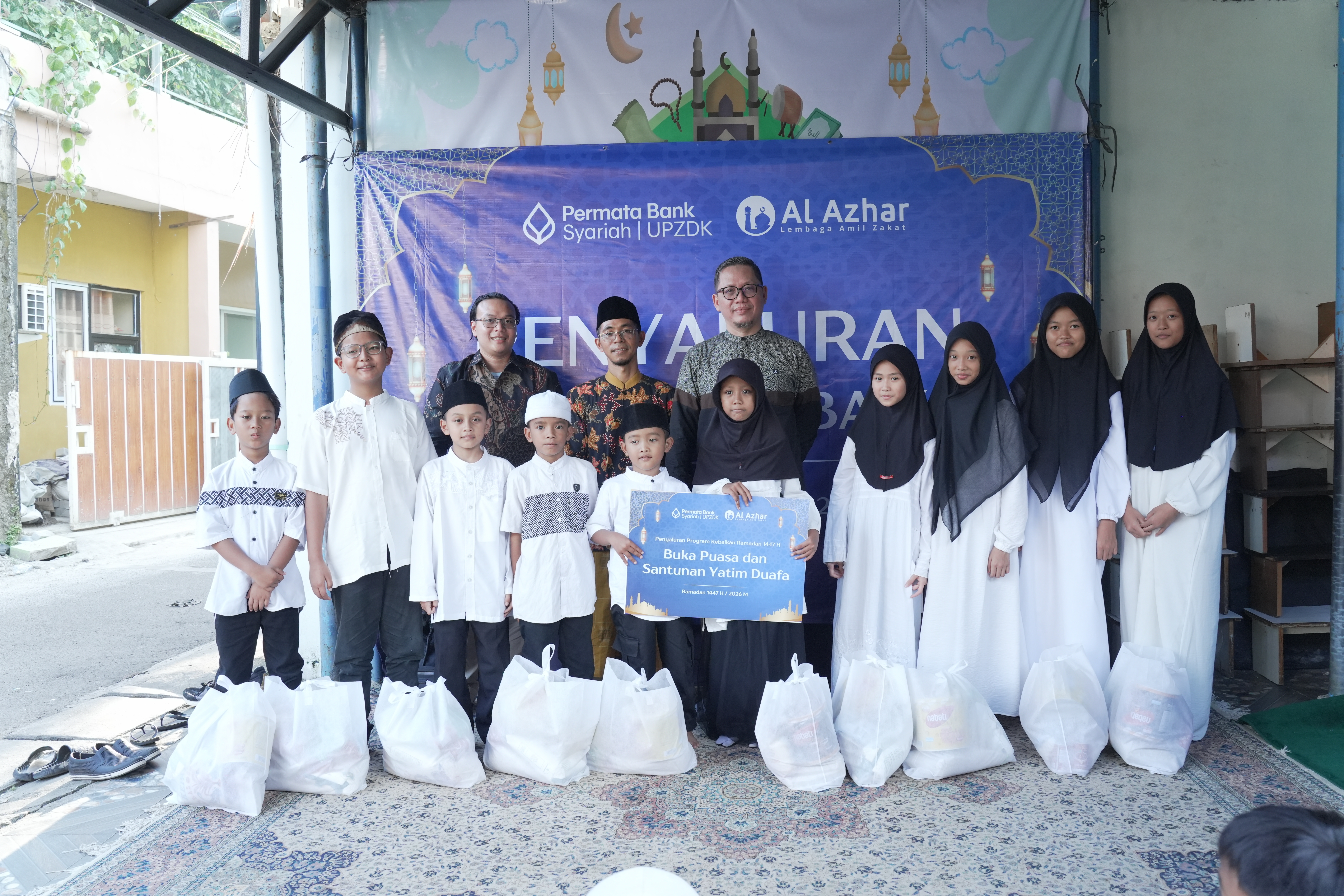 UPZDK Permata Syariah dan LAZ Al Azhar Salurkan Santunan untuk 100 Anak Yatim di Tangerang Selatan